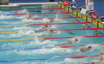 nuoto su vasca