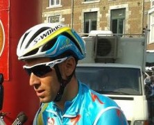 La grande impresa di Vincenzo Nibali a Sheffield: tappa e maglia gialla