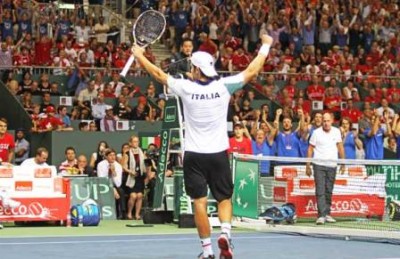 Bolelli festeggia dopo il successo nel doppio. Foto di Brigitte Grassotti